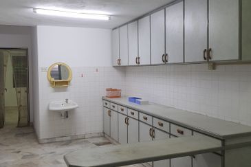 Single storey house in Sri Damansara SD 3