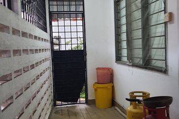 Single storey house in Sri Damansara SD 3