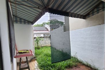 Single storey house in Sri Damansara SD 3