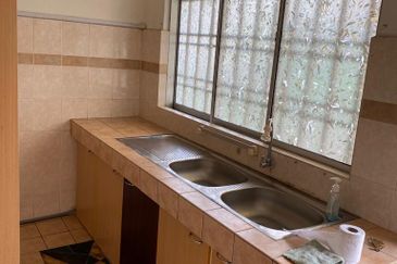 Jalan Putra Indah 9/10