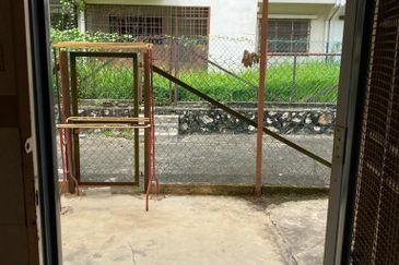 Jalan Putra Indah 9/10