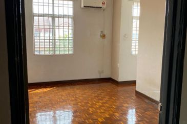 Jalan Putra Indah 9/10