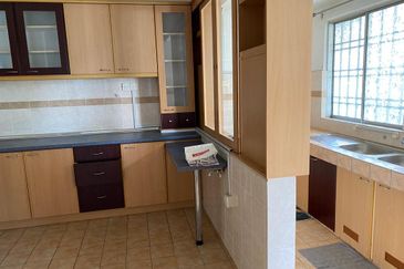 Jalan Putra Indah 9/10