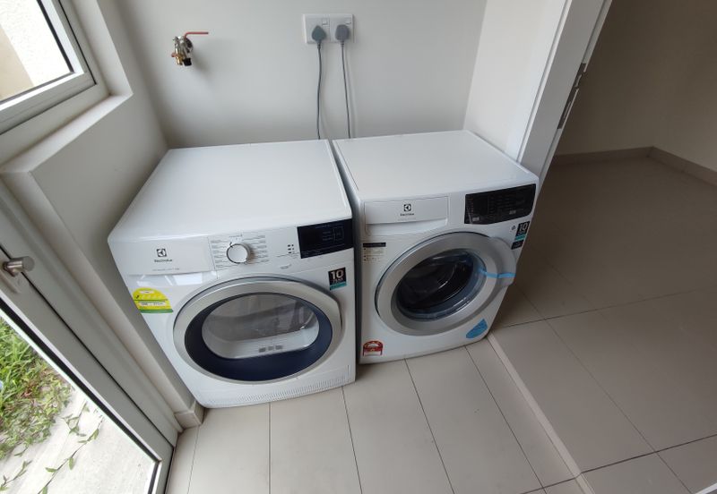 Brand New Unit @ Serene Mont Kiara, Sri Hartamas