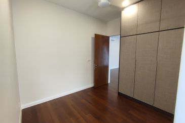 Brand New Unit @ Serene Mont Kiara, Sri Hartamas