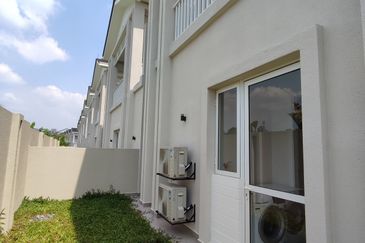 Corner Unit @ Serene Mont Kiara, Sri Hartamas