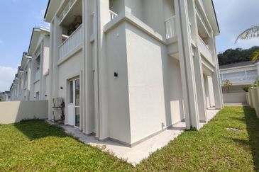 Corner Unit @ Serene Mont Kiara, Sri Hartamas