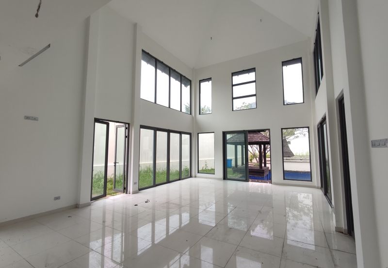 The Villa @ Serai Saujana / Villa Serai Saujana