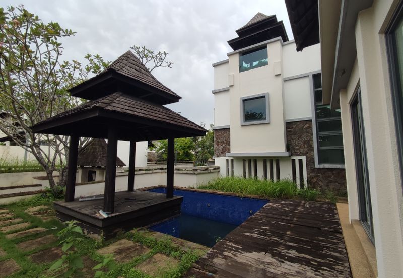 The Villa @ Serai Saujana / Villa Serai Saujana