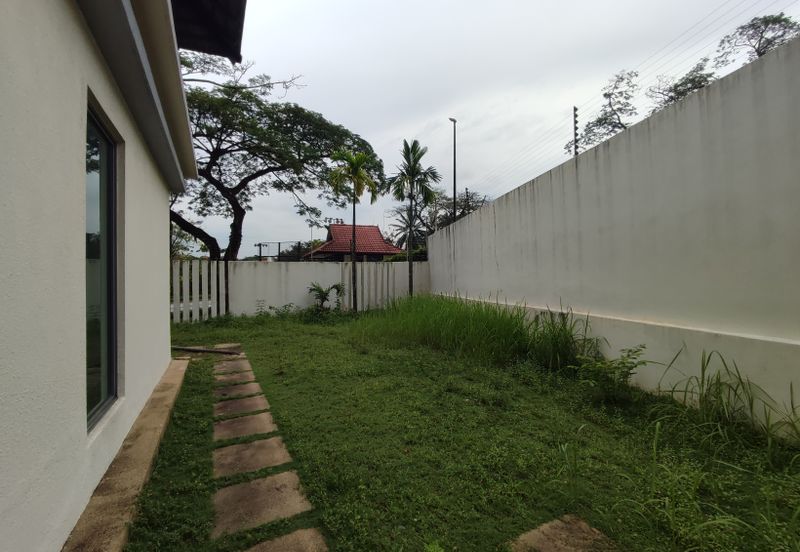 The Villa @ Serai Saujana / Villa Serai Saujana