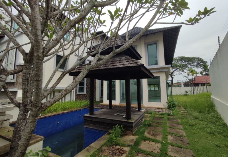 The Villa @ Serai Saujana / Villa Serai Saujana