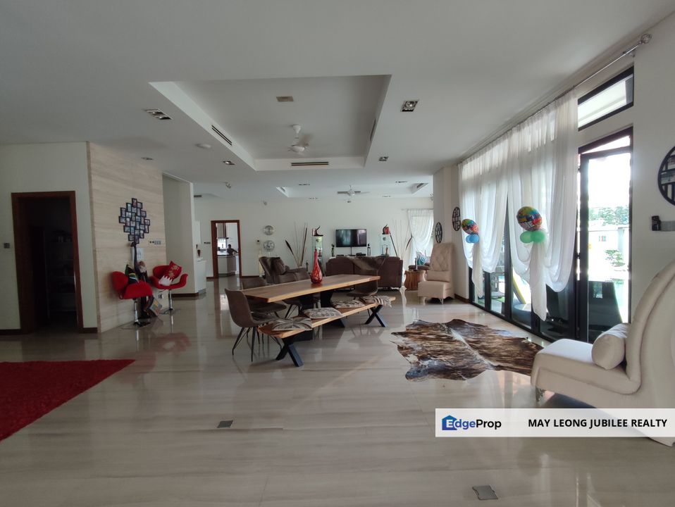 2 storey detached unit with pool, Kuala Lumpur, Dutamas