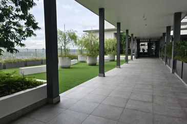 Beautiful unblocked KLCC/ PJ view condo