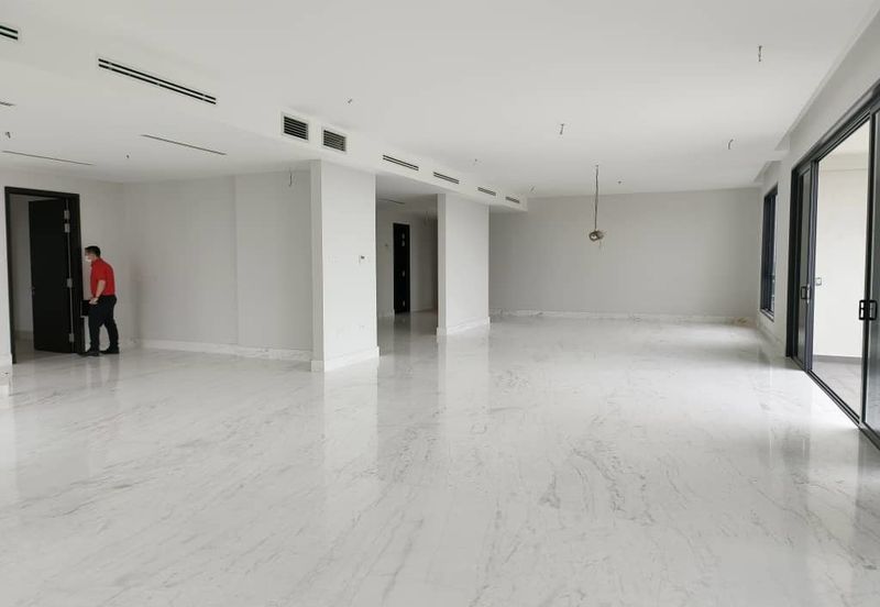 Beautiful unblocked KLCC/ PJ view condo