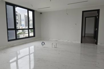 Beautiful unblocked KLCC/ PJ view condo