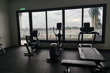 Beautiful unblocked KLCC/ PJ view condo