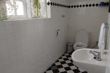 Bukit Tunku Bungalow For Sale