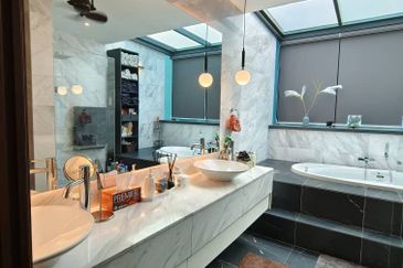 East Residence @ KLGCC