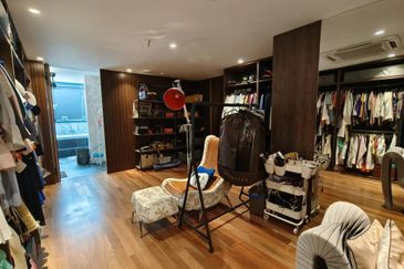 East Residence @ KLGCC