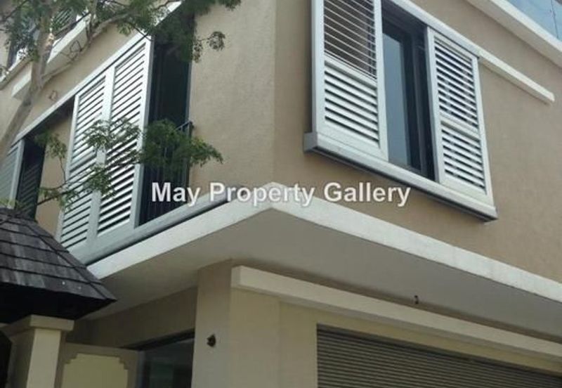 The Villa @ Serai Saujana / Villa Serai Saujana