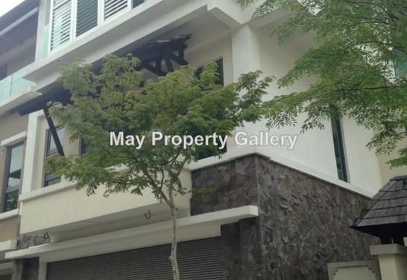 The Villa @ Serai Saujana / Villa Serai Saujana