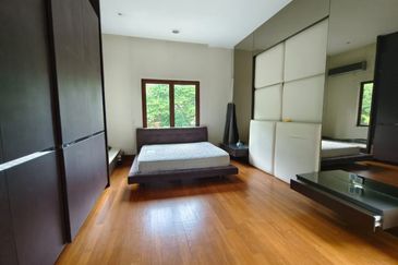 Bukit Tunku bungalow with pool for sale