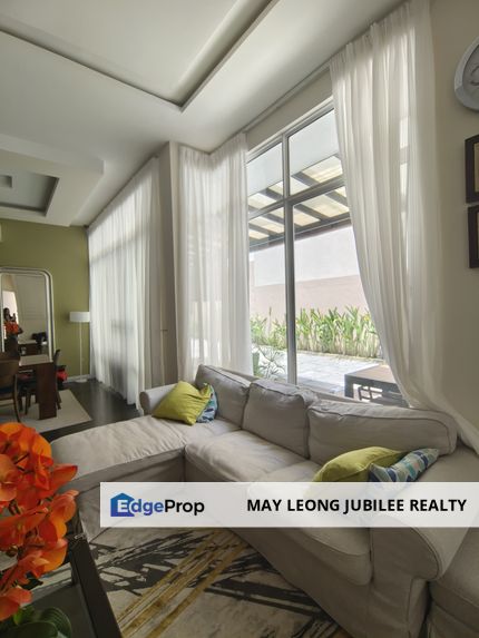 Renovated with CF, big land bungalow, Selangor, Shah Alam
