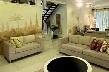 Renovated Bangsar bungalow with pool