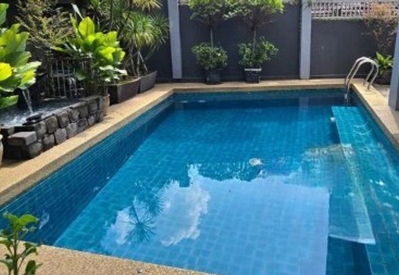 Renovated Bangsar bungalow with pool