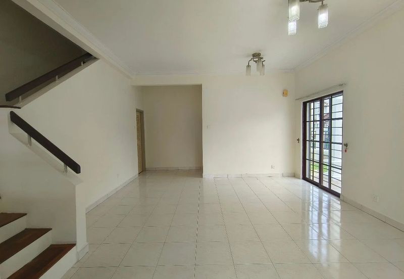 Terrace corner, guarded