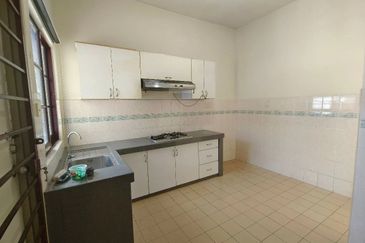 Terrace corner, guarded