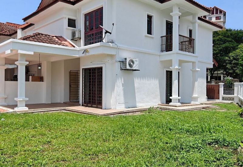 Terrace corner, guarded