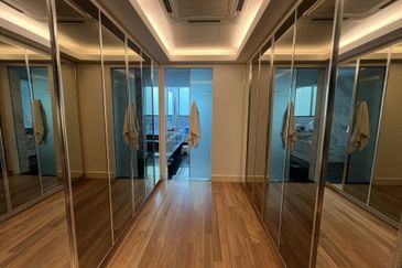 East Residence @ KLGCC