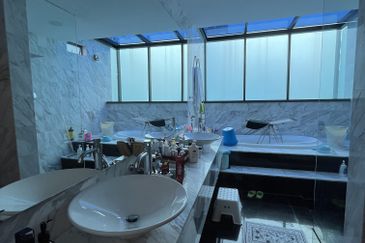 East Residence @ KLGCC