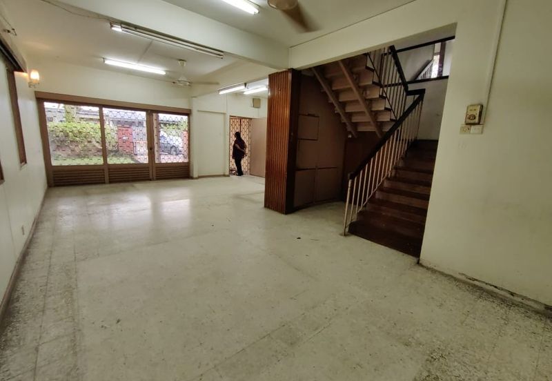 2-storey terrace end-lot with side land