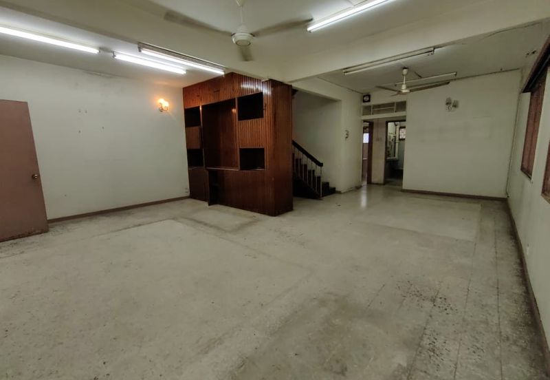 2-storey terrace end-lot with side land