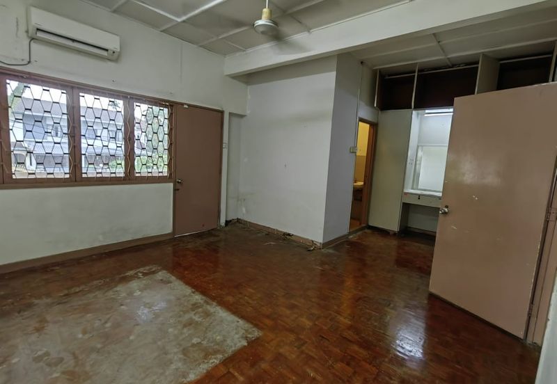 2-storey terrace end-lot with side land