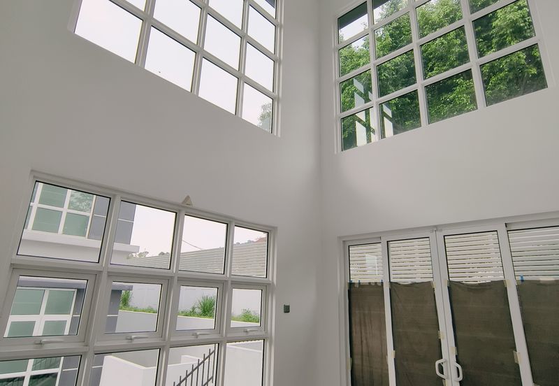 Ttdi hilltop semi d with lift