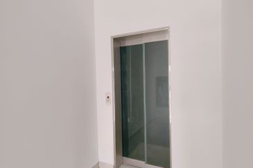 Ttdi hilltop semi d with lift