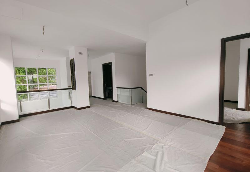 Ttdi hilltop semi d with lift