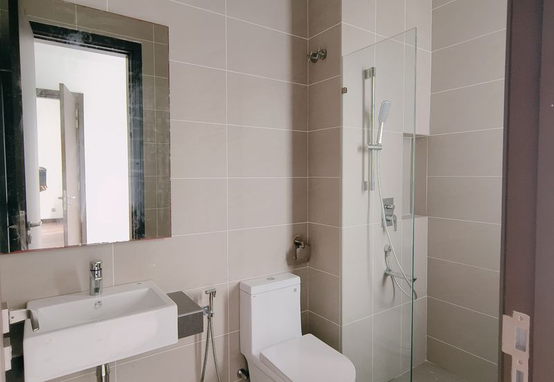 Ttdi hilltop semi d with lift