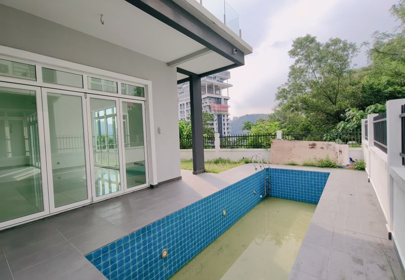 Ttdi hilltop bungalow with pool and lift