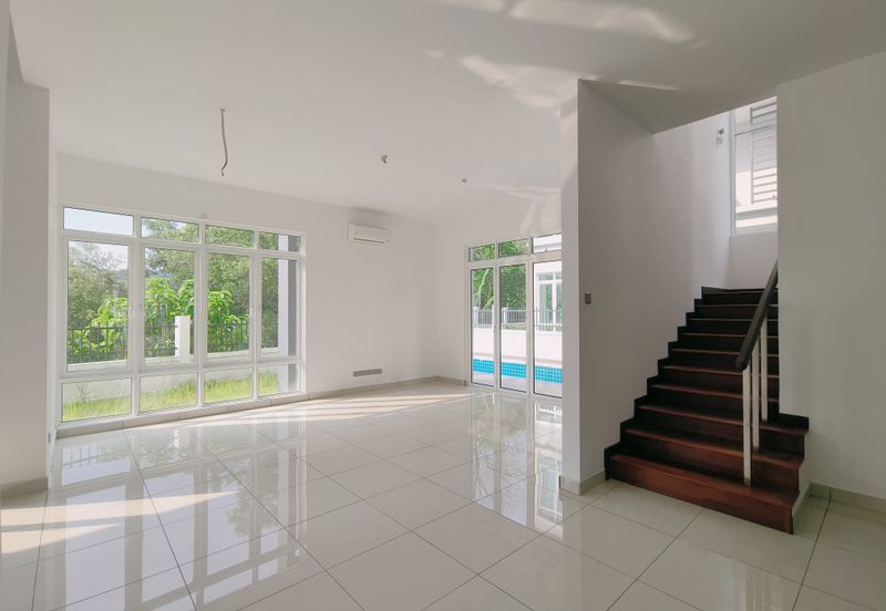 Ttdi hilltop bungalow with pool and lift