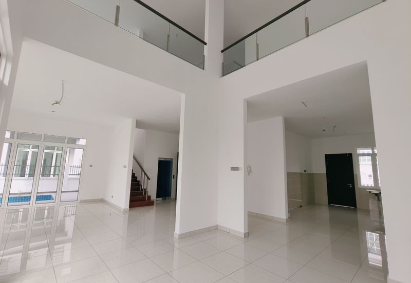 Ttdi hilltop bungalow with pool and lift