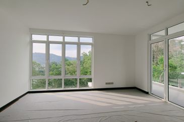 Ttdi hilltop bungalow with pool and lift