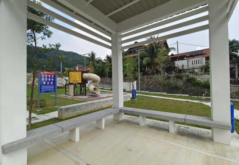 Ttdi hilltop bungalow with pool and lift