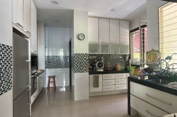 Flora Murni, Mont Kiara