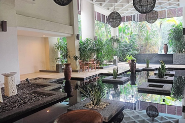 Flora Murni, Mont Kiara