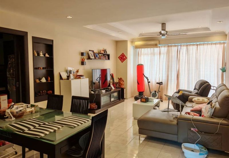 Coastal Tower, Ratu Mutiara