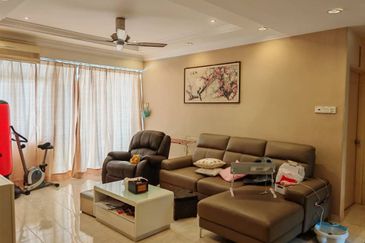 Coastal Tower, Ratu Mutiara